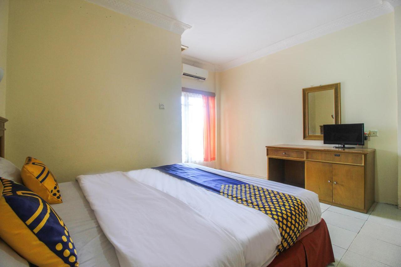 Spot On 2809 Hotel Yasmin Siak Sri Indrapura Экстерьер фото